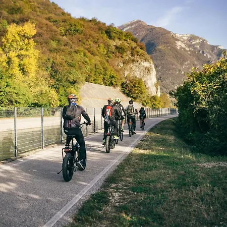 Pensión Corte Valdadige Brentino Belluno